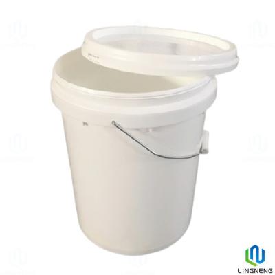 China Um balde de plástico de 20 litros com tampa e alça, armazenamento pesado. à venda