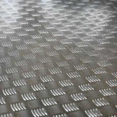 China Hoja de aluminio 2m m de la placa del cuadro del resbalón anti aluminio de la placa de 4 x 8 inspectores en venta