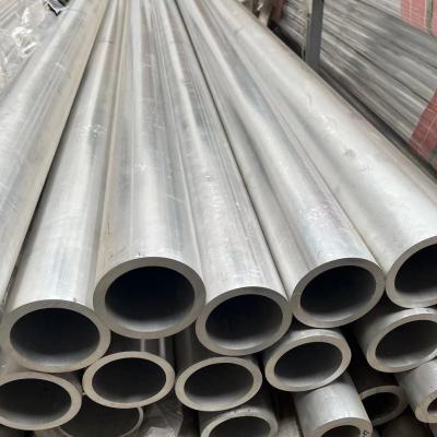 China Tubo de aluminio extruido anodizado hueco 1060 0,5 - 12 mm de perfil de aleación en venta