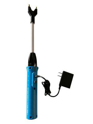 China 88CM Blue Electric Low Voltage Cattle Prod Rechargeable 2600mah for sale