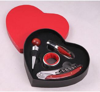 China New Arrival 4pcs set Heart Shape case stainless steel wood bottle opener corkscrew wedding for sale