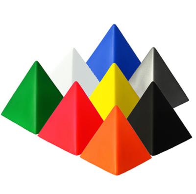 China A bola criativa do esforço do relevo da pirâmide do produto do presente novo da promoção customed o logotipo à venda
