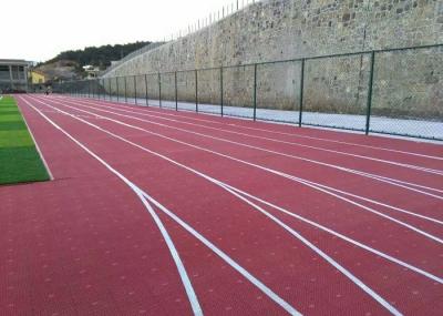 China Nenhuma pista de atletismo artificial da segurança livre do VOC do deslizamento que pavimenta a anti longa vida UV à venda