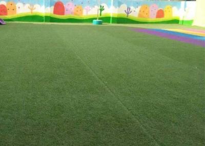 China UV Resistant PE Plastic Grass With Soft Formula / Backyard Putting Green for sale