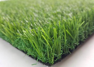 China Ajardinar artificial realístico durável da grama a favor do meio ambiente à venda