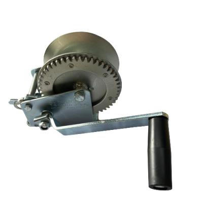 Chine 1400lbs Marine Trailer Winch Zinc Plated Hand Winch Corrosion Resistant à vendre