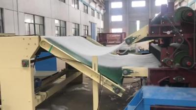 China Steppdecken-Matratzen-Faser-Polyester-Füllmaterial-Maschine 250kg H zu verkaufen