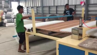 Chine machines dures raides de remplissage d'ouate de polyester de 80kg H de machine non-tissée d'ouate à vendre