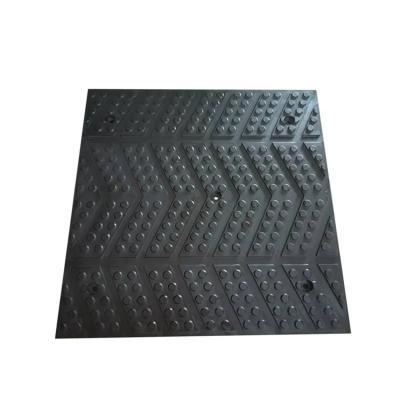 China Large Rubber Floor Mat Embedded With 10 Mm/6 Mm Steel Plate Horse Tunnel Rubber Floor Mats for sale