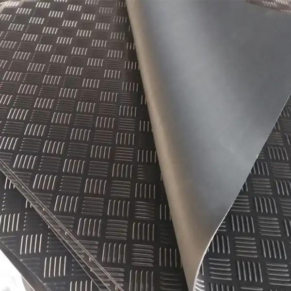 Quality Anti-Slip Checker Rubber Flooring Mats Five 5 Bars Safety Horse Stable Rubber for sale