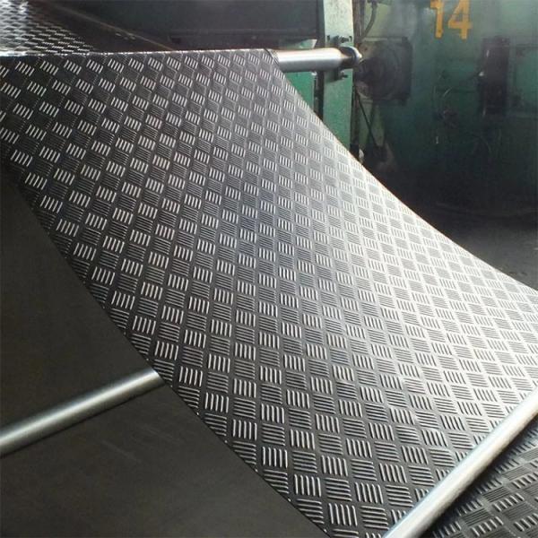 Quality Checker Plate Pattern Rubber Horse Stall Mattress With Size 196.8 X 39.4 X 0.11 for sale