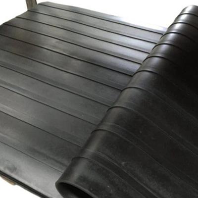 China 20mm Thick Rubber Moulded Trailer Ramp Mat Black Rubber Mat For Animal for sale