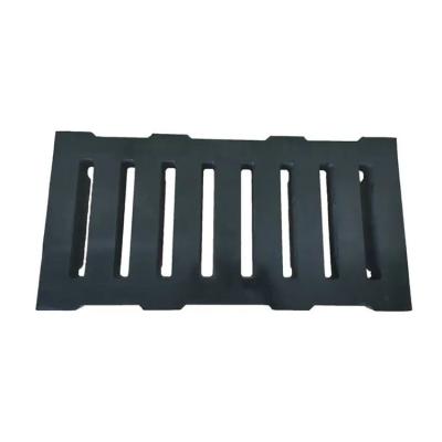 China Racecourse Channel Black Rubber Drainage Cover Embedded In Cast Iron for sale