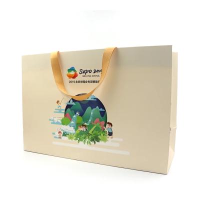 China OEM-ODM-Dienst Kraftpapier Verpackungstüten Braun/Weiß/Maßgeschneidert Mehr als 8 Farbdruck mit Wasserfarbe zu verkaufen