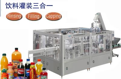 China Acero inoxidable de relleno de la clase de la comida de la máquina del jugo de Juice Bottling Equipment de la pequeña escala de 10000BPH que capsula SS304 en venta