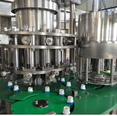 Chine machine de remplissage automatique à grande vitesse d'huile de lubrification de 18000bph 0.5L à vendre