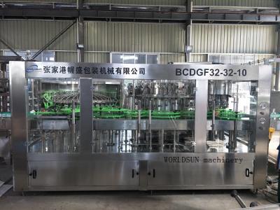 Chine Acier inoxydable aéré automatique de machine de remplissage de l'eau de seltz de machine de remplissage de l'eau de seltz 12000BPH à vendre