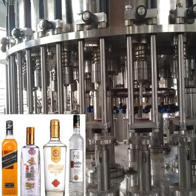 Chine Machine de remplissage d'alcool de 304 whiskeys d'acier inoxydable couvrant 3000bph à vendre