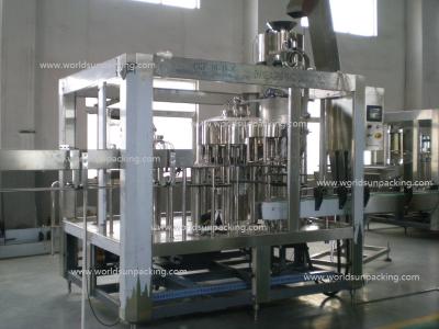 Chine Rinçage de la machine de remplissage de capsulage de boisson à vendre