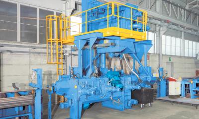 China Tube And Bar Shot Blasting Machine With Special Roller Conveyor for sale