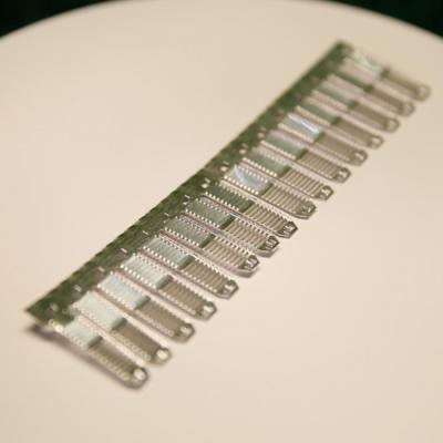 Китай 29.5 мм Алюминиевый коррозионно-устойчивый материал 6815 ширина крыльца для микроканального конденсатора продается