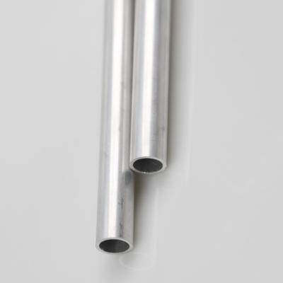 China Tubos de alumínio com grau 3003 Φ10 mm Ideal para sistemas de arrefecimento de radiadores de automóveis à venda