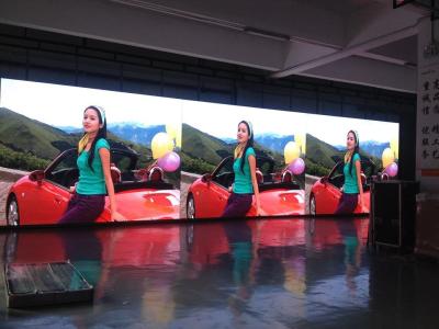 China El pequeño pixel P2.5 HD llevó la exhibición, exhibición llevada interior de alquiler de la etapa movible de la función del vídeo del alto contraste para la conferencia en venta