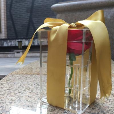 Chine Boîte de rangement acrylique Rose Acrylic Box préservée simple de résistance de fente à vendre