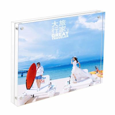 China Clear Acrylic Magnetic Picture Frames 5x7 Floating Effect Silk Screen Logo for sale