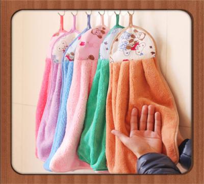 China Multifunction Durable Round Hanging Kitchen Towel With Buttons for sale