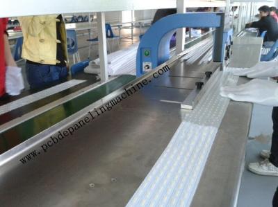 China Manual Blade Moving Type LED Cutting Machine For PCB Board 420X 280 X 400mm for sale