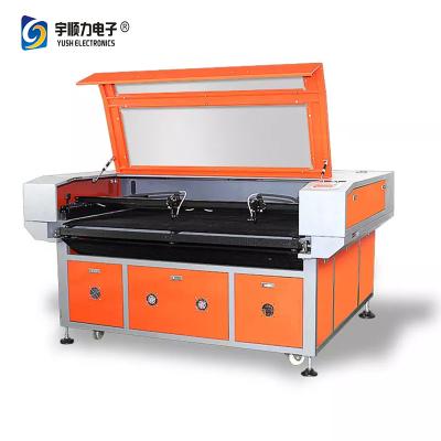 China Automatic Feeding 70 - 150W Fiber Laser Cutting Machine 0 - 400mm/s for sale