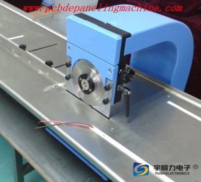 Cina Automatic v-cut PCB depaneling machine. separating v-cut panel boards in vendita