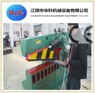 China Esquileo hidráulico del cocodrilo de la serie Q43, cortadora del pedazo del hierro 630KN en venta