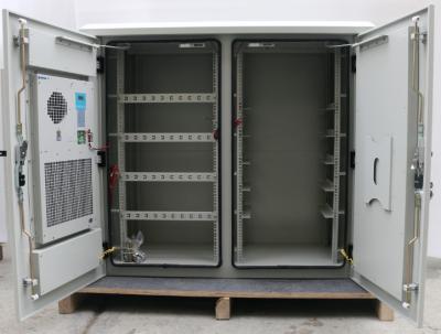 China Dois armário fixado na parede exterior do compartimento 24U, cerco exterior das telecomunicações com permutador de calor à venda