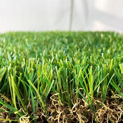 中国 庭の合成物質のための人工的な草に床を張って35mmの人工的な草を草でおおいなさい 販売のため