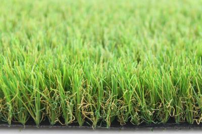 中国 庭の合成物質のための人工的な草に床を張って40mmの人工的な草を草でおおいなさい 販売のため