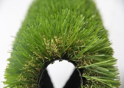 Cina Erba falsa di infanzia 25MM per fuori, coperta sintetica 9600 Dtex dell'erba del tappeto erboso in vendita