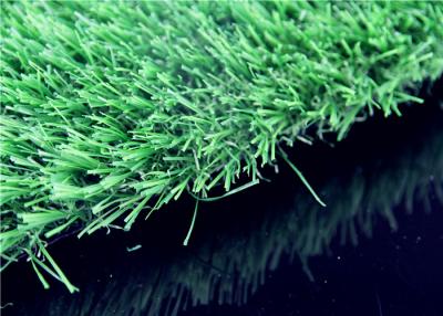 Chine Matériel artificiel mou superbe du PE pp de Dtex de l'herbe 6800 de terrain de jeu/jardin à vendre