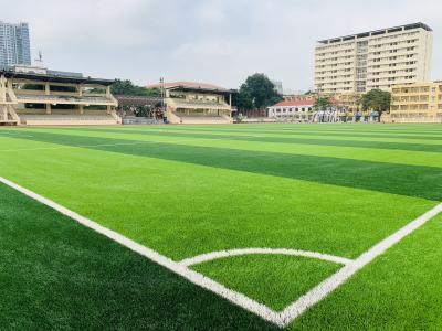 China Césped sintético de la hierba artificial del fútbol para la hierba artificial del piso del campo de fútbol en venta