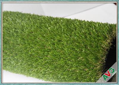 China Cor verde exterior que ajardina o relvado artificial de vista agradável da grama da grama sintética à venda