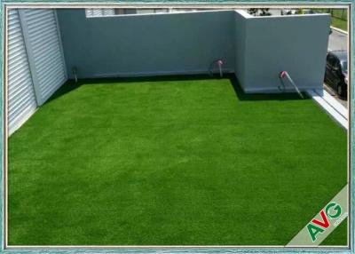 China Relvado artificial 9600 Dtex da grama do gramado sintético do quintal do jardim do alto densidade à venda