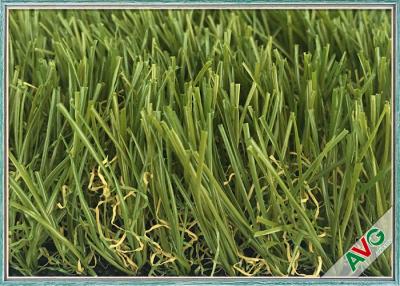 China Tapete sintético da grama do relvado artificial exterior verde durável do animal de estimação para ajardinar à venda