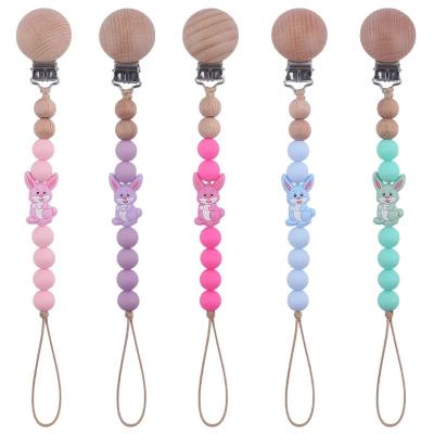 China BPA Free Dummy Chain Clips Wooden Silicone Baby Pacifier Clip Customized en venta