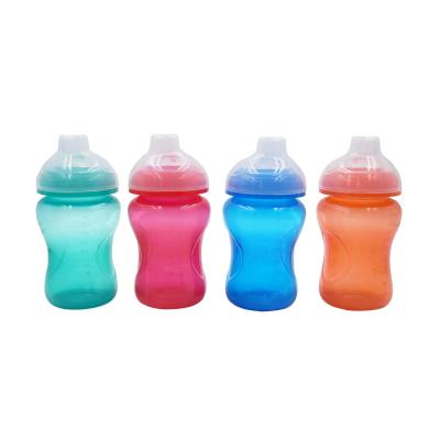China BPA Free Infant Drinking Bottle Arc Type Soft Reusable Eco Friendly à venda