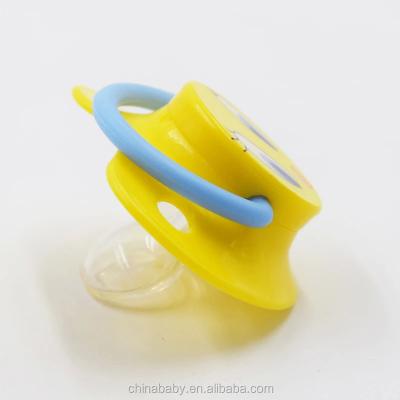 中国 Hot sale baby products wholesale price plastic baby nipple type pacifier with ring 販売のため