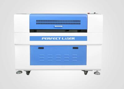 China 900 * 600 mm CO2-Laser-Kunststoff-Lasergravurmaschine Wasserkühler mit CNC-Steuerungssystem zu verkaufen