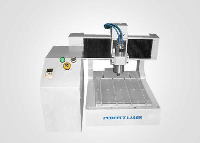 China Desktop CNC-graveringssnijmachine voor klein houtbewerking Metaal Aluminium Hout Plastic Te koop