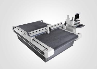 Cina CNC Flatbed Digital Craft Cutting Machine 1600*2500mm For Acrylic Paper Leather Fabrics in vendita