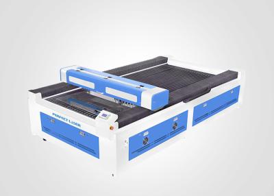 China CO2-Lasergravurmaschine für großflächige Textilgewebebekleidung, PEDK-130250-Laserschneidemaschine zu verkaufen